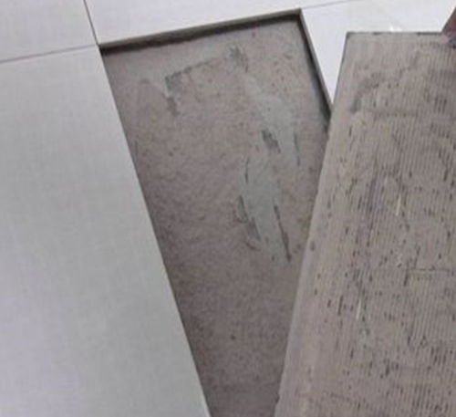 城口瓷砖空鼓维修公司分享瓷砖铺贴时如果打浆（即涂抹在瓷砖背面和基层上的砂浆或瓷砖胶）过少，会带来以下问题